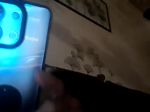 Snapshot of Vince072 chatting on September 30, 4:39 am Vince072 online show from September 30, 4:39 am