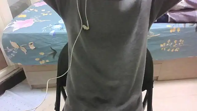 yzy 22 fun online show from February 12, 1:39 pm