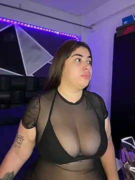 Snapshot of jazminslut chatting on May 8, 3:23 am jazminslut online show from May 8, 3:23 am