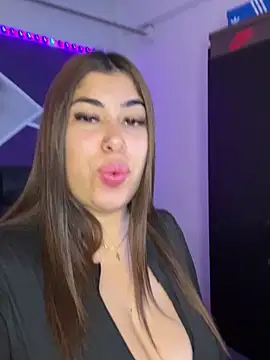 Snapshot of jazminslut chatting on May 29, 2:42 am jazminslut online show from May 29, 2:42 am