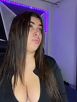 Snapshot of jazminslut chatting on June 10, 12:22 am jazminslut online show from June 10, 12:22 am