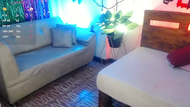 Yeseniaa25  online show from October 10, 3:33 pm