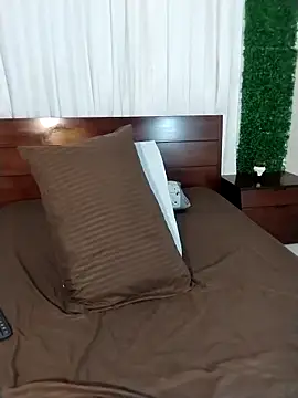 Snapshot of Tifany-fox chatting on January 14, 2:55 pm Tifany-fox online show from January 14, 2:55 pm