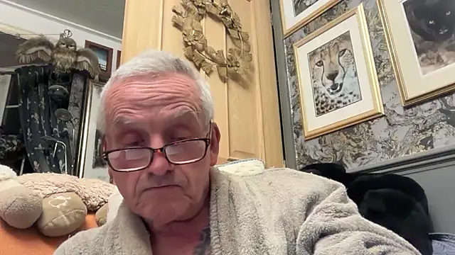 poggles online show from February 15, 8:38 pm