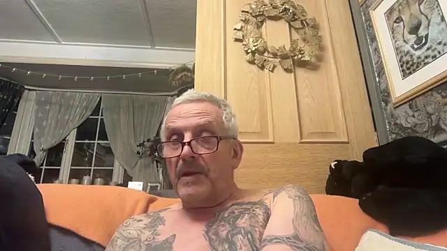 poggles online show from March 9, 8:24 pm