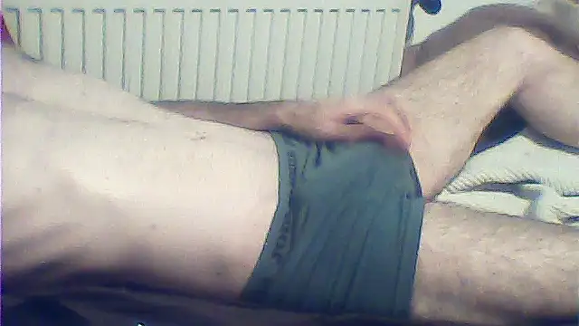 Snapshot of rimbaud77 chatting on June 13, 5:33 pm rimbaud77 online show from June 13, 5:33 pm