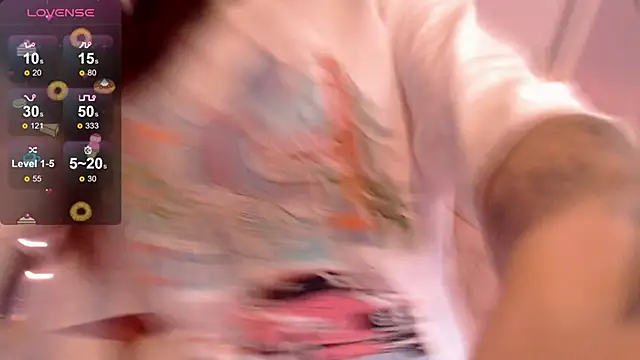 Snapshot of HolyMiax chatting on October 2, 3:35 am HolyMiax online show from October 2, 3:35 am