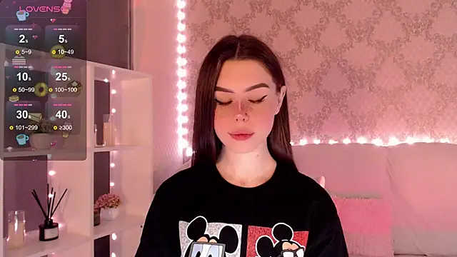 Snapshot of HolyMiax chatting on October 3, 3:25 am HolyMiax online show from October 3, 3:25 am