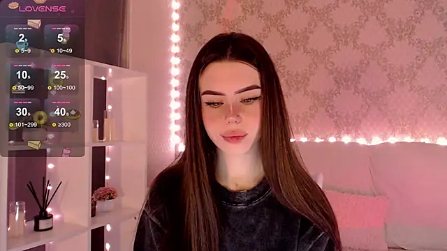 Snapshot of HolyMiax chatting on October 17, 3:31 am HolyMiax online show from October 17, 3:31 am