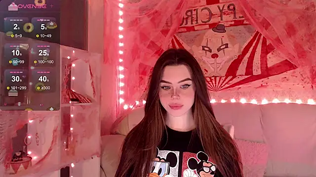 Snapshot of HolyMiax chatting on October 27, 3:43 am HolyMiax online show from October 27, 3:43 am