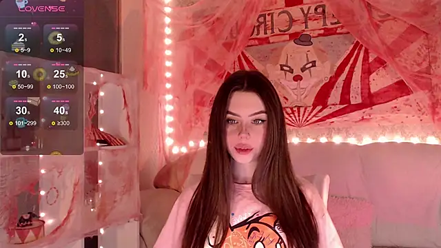 Snapshot of HolyMiax chatting on November 5, 3:17 am HolyMiax online show from November 5, 3:17 am