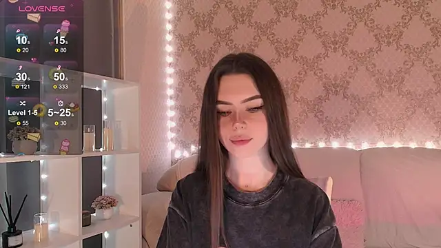 Snapshot of HolyMiax chatting on December 18, 3:45 am HolyMiax online show from December 18, 3:45 am