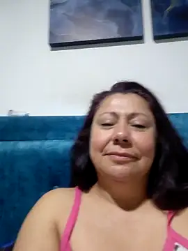 Snapshot of EmmaJhomson chatting on June 6, 8:52 am EmmaJhomson online show from June 6, 8:52 am