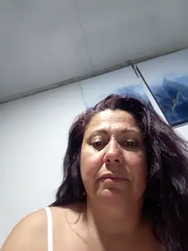 Snapshot of EmmaJhomson chatting on June 12, 12:53 am EmmaJhomson online show from June 12, 12:53 am