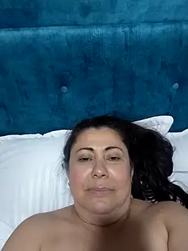Snapshot of EmmaJhomson chatting on June 17, 1:08 am EmmaJhomson online show from June 17, 1:08 am