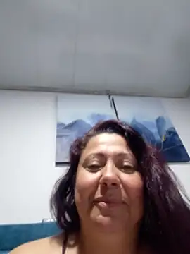 Snapshot of EmmaJhomson chatting on June 20, 11:13 am EmmaJhomson online show from June 20, 11:13 am
