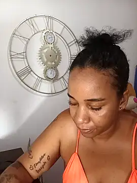 Snapshot of EbonyHorrny chatting on May 4, 12:23 pm EbonyHorrny online show from May 4, 12:23 pm