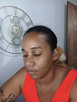 Snapshot of EbonyHorrny chatting on May 15, 12:39 am EbonyHorrny online show from May 15, 12:39 am