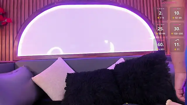 Snapshot of EbonyHorrny chatting on June 23, 12:03 pm EbonyHorrny online show from June 23, 12:03 pm