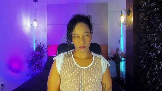 Snapshot of EbonyHorrny chatting on July 21, 11:45 am EbonyHorrny online show from July 21, 11:45 am