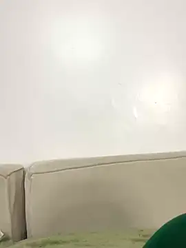 Snapshot of Lil-shawrie chatting on September 15, 7:47 pm Lil-shawrie online show from September 15, 7:47 pm