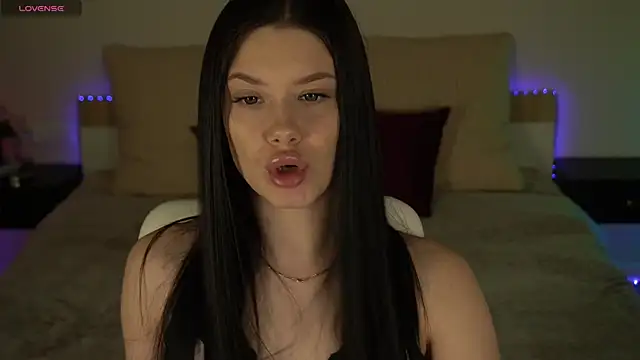 Snapshot of ReginaWine chatting on March 1, 9:44 am ReginaWine online show from March 1, 9:44 am