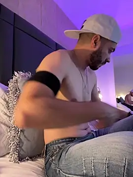 AxelThompson  online show from September 17, 11:23 am