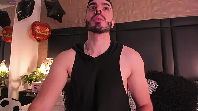 AxelThompson  online show from October 29, 11:56 am