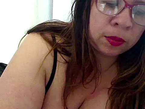 Snapshot of luciana69hot chatting on February 19, 9:36 pm luciana69hot online show from February 19, 9:36 pm