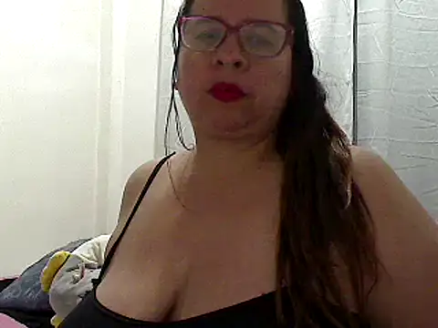 Snapshot of luciana69hot chatting on February 20, 12:52 am luciana69hot online show from February 20, 12:52 am