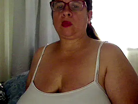 Snapshot of luciana69hot chatting on February 24, 7:30 pm luciana69hot online show from February 24, 7:30 pm