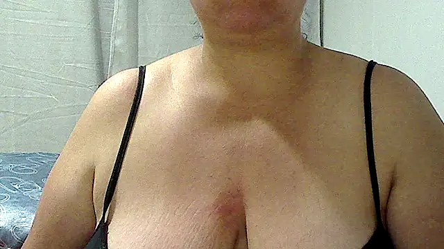 Snapshot of luciana69hot chatting on October 24, 3:08 pm luciana69hot online show from October 24, 3:08 pm