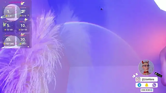 liiamluna  online show from October 26, 9:26 am