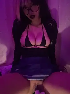Snapshot of YourDevilGirl_ chatting on August 2, 6:56 am YourDevilGirl online show from August 2, 6:56 am