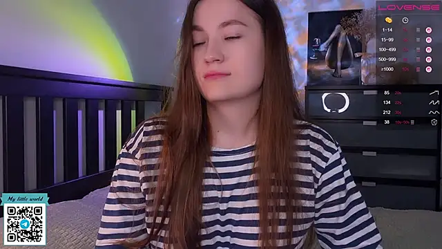 mia here online show from October 14, 12:55 am