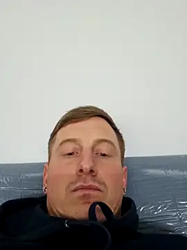 Snapshot of NormalHardDick chatting on December 17, 8:20 am NormalHardDick online show from December 17, 8:20 am