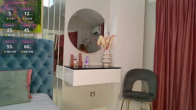Snapshot of SiennaPierce chatting on June 4, 11:27 am SiennaPierce online show from June 4, 11:27 am