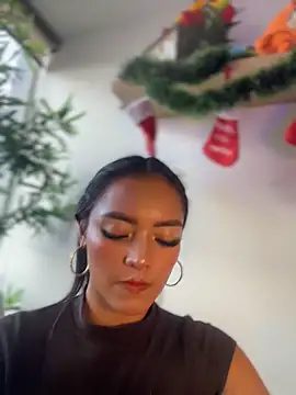 Snapshot of im-isabella chatting on December 3, 9:57 pm im-isabella online show from December 3, 9:57 pm