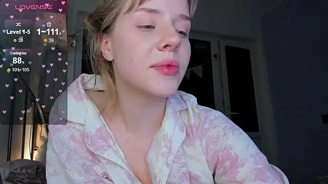 Snapshot of _CuteAsFuck_ chatting on February 12, 7:31 pm CuteAsFuck online show from February 12, 7:31 pm