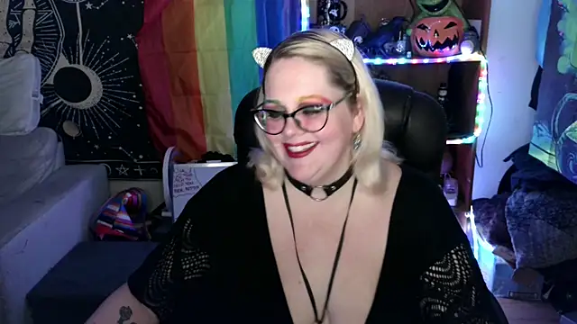 Kinky Witch online show from June 19, 6:01 pm