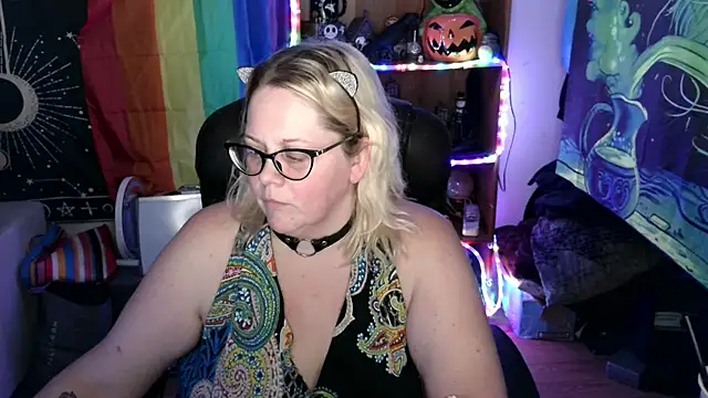 Kinky Witch online show from June 24, 9:25 pm