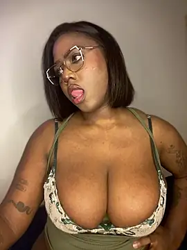 Snapshot of Alexia_24 chatting on June 16, 4:15 am Alexia 24 online show from June 16, 4:15 am