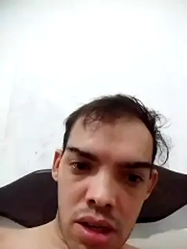 Snapshot of GuilhermeYuree chatting on May 24, 9:03 am GuilhermeYuree online show from May 24, 9:03 am