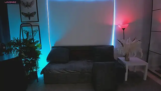 Snapshot of lunaalli chatting on February 3, 2:53 am lunaalli online show from February 3, 2:53 am