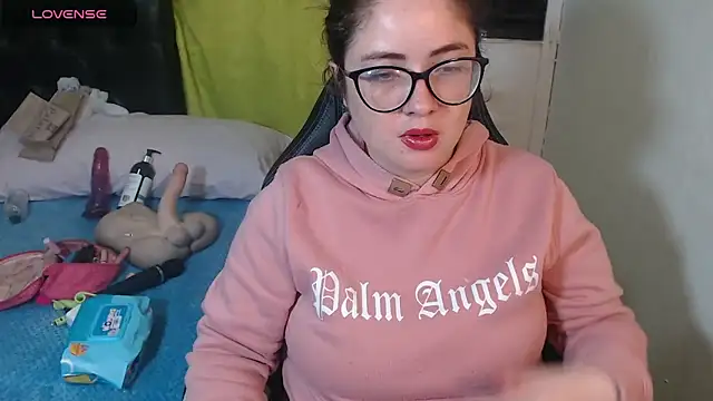 KrystalAdams online show from April 25, 1:41 pm