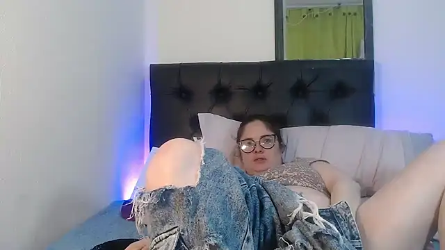 KrystalAdams online show from July 21, 2:41 pm