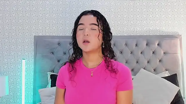 Snapshot of Evaa_Lunna_ chatting on May 7, 8:47 pm Evaa Lunna online show from May 7, 8:47 pm