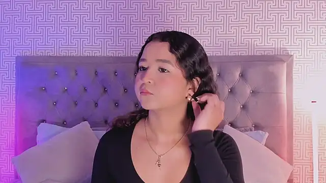 Snapshot of Evaa_Lunna_ chatting on July 6, 8:11 pm Evaa Lunna online show from July 6, 8:11 pm