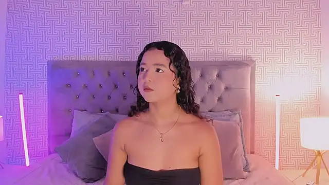 Snapshot of Evaa_Lunna_ chatting on July 11, 8:22 pm Evaa Lunna online show from July 11, 8:22 pm
