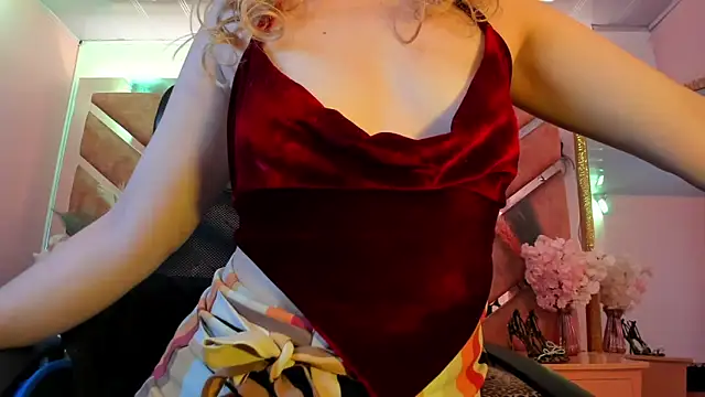 Snapshot of Pamela_Squirtt chatting on June 19, 3:44 am Pamela Squirtt online show from June 19, 3:44 am